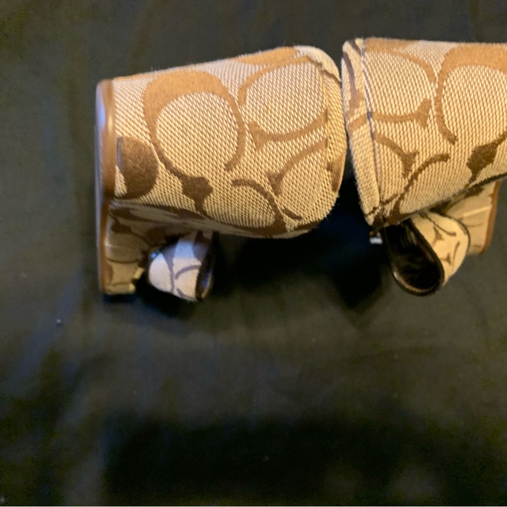 VINTAGE!! Coach Women's Brown and Gold Sandals - Picture 5 of 12